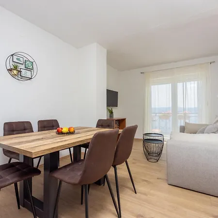 Tijana Апартаменты Нови-Винодолски