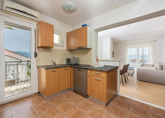 Tijana Нови-Винодолски